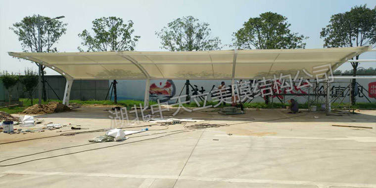 膜结构车棚施工照片