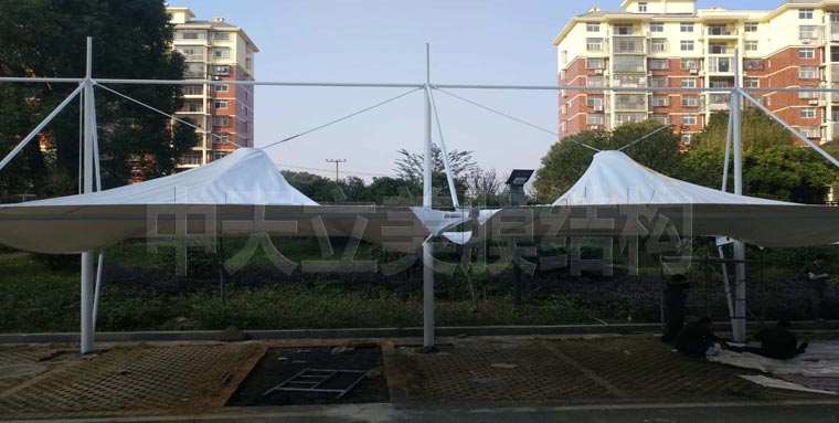 膜结构车棚施工照片