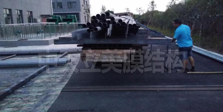 中天立美车棚-钢材进场