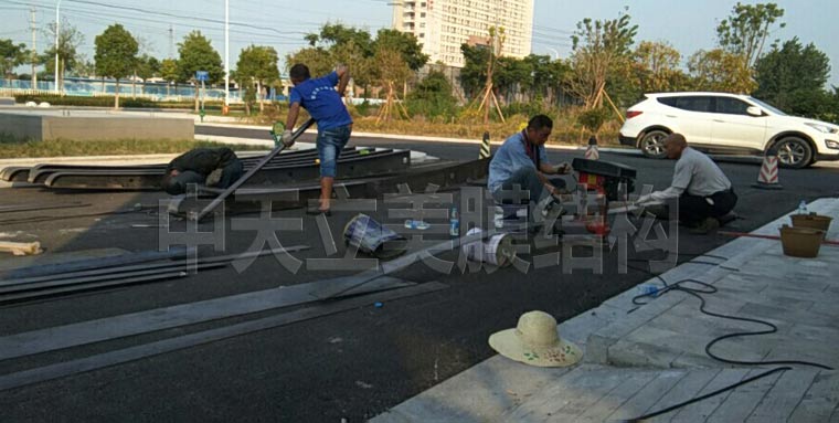 中天立美车棚-现场加工