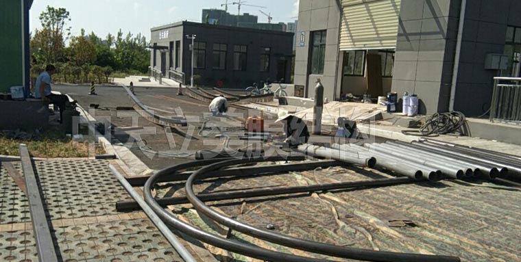 中天立美车棚施工现场