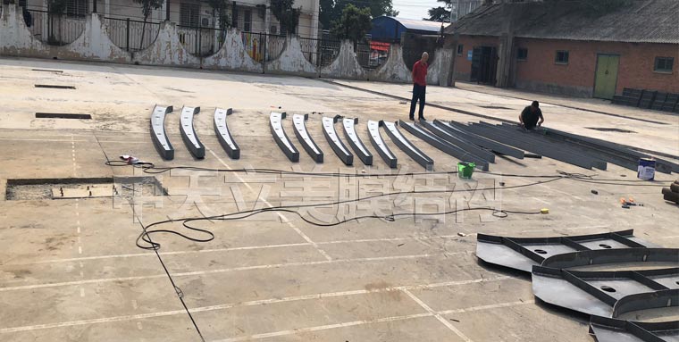 中天立美停车棚 钢结构焊接